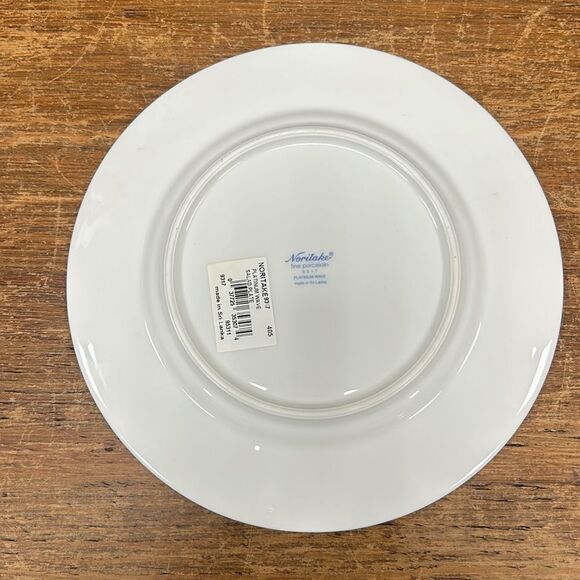 Noritake Platinum Wave Salad Plate. KK157 - Picture 2 of 2
